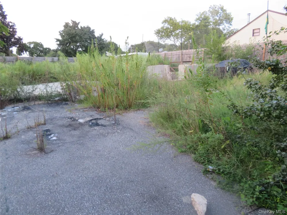 7 Palm Street Central Islip, NY 11722