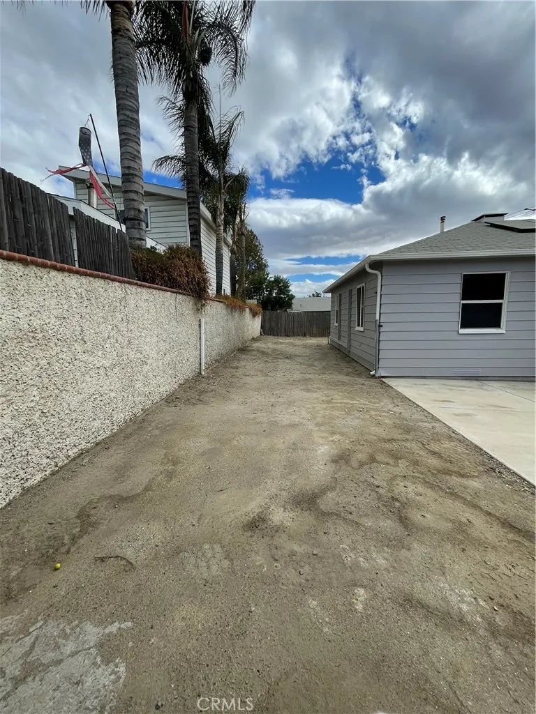 1878 Capri Avenue Mentone, CA 92359