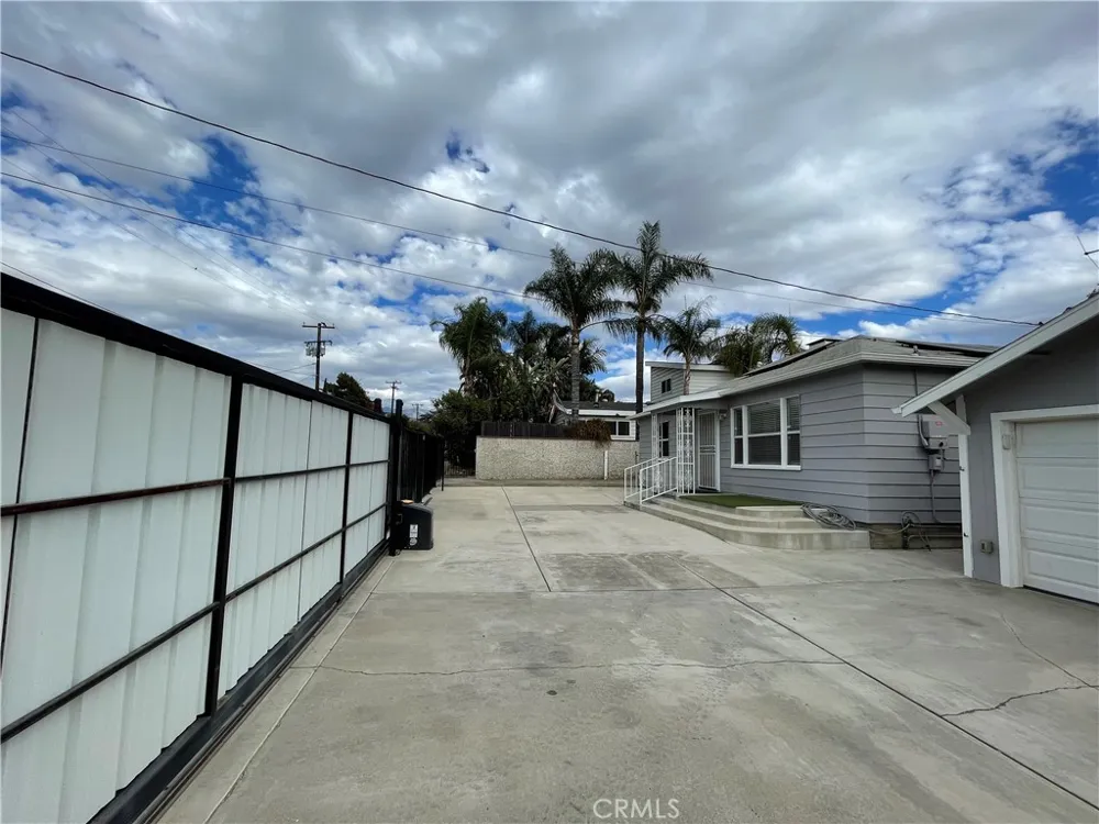 1878 Capri Avenue Mentone, CA 92359