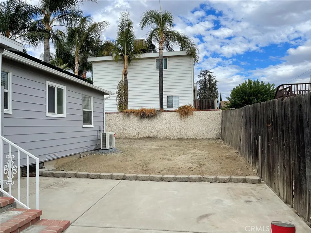 1878 Capri Avenue Mentone, CA 92359