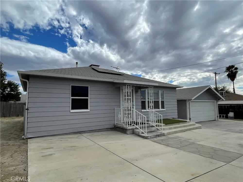 1878 Capri Avenue Mentone, CA 92359