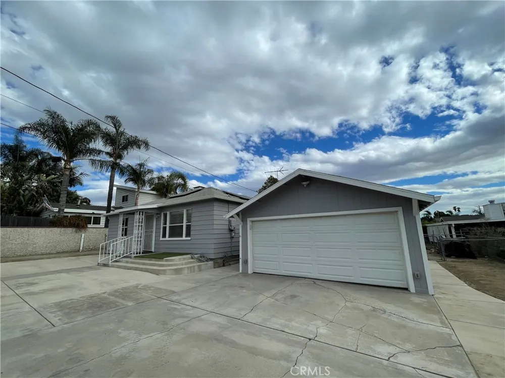 1878 Capri Avenue Mentone, CA 92359
