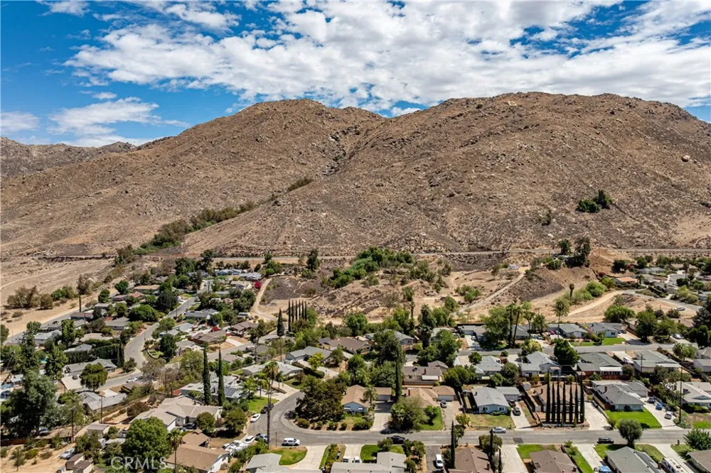3986 HAVENHURST AVE Riverside, CA 92507