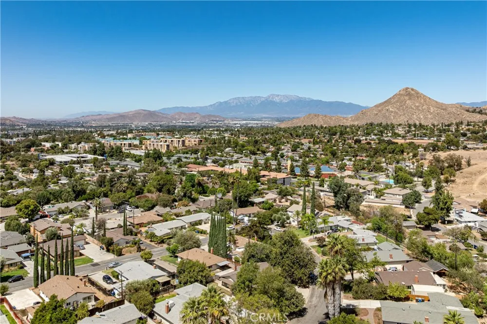 3986 HAVENHURST AVE Riverside, CA 92507