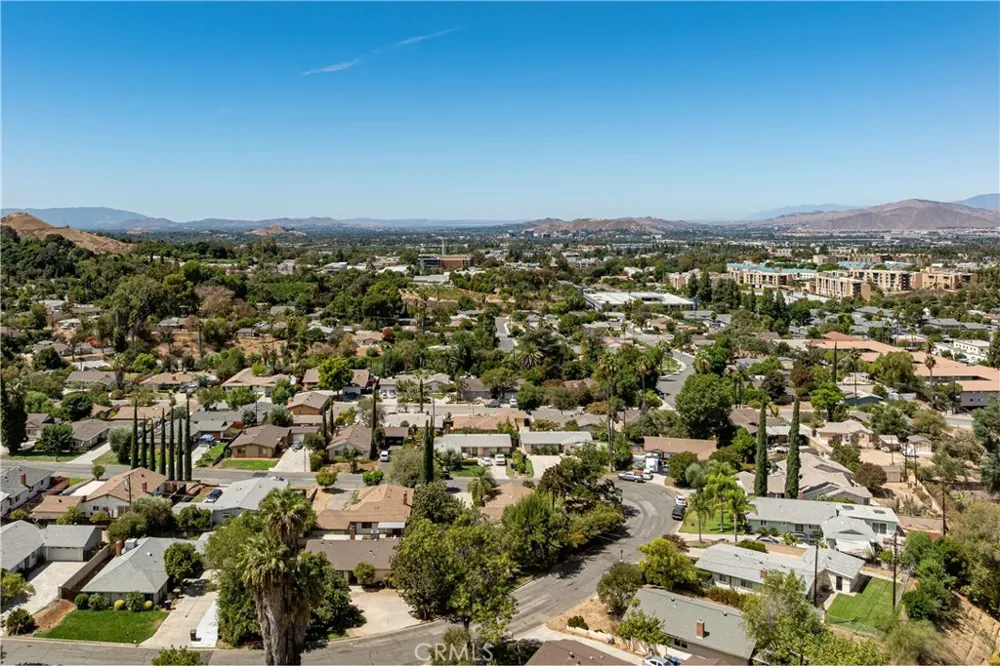 3986 HAVENHURST AVE Riverside, CA 92507