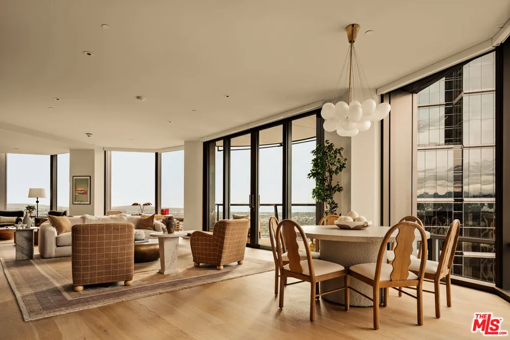 211 W Elm Court Los Angeles, CA 90067