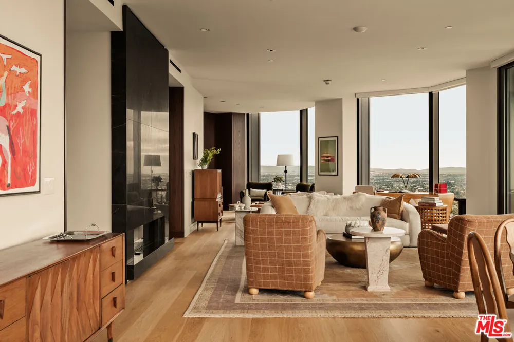 211 W Elm Court Los Angeles, CA 90067