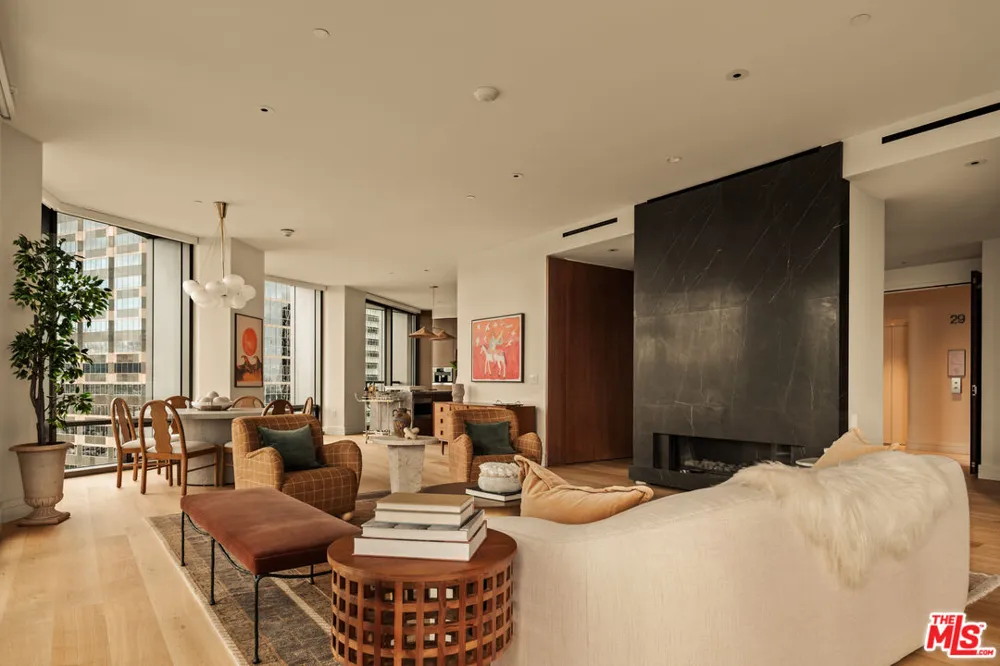 211 W Elm Court Los Angeles, CA 90067