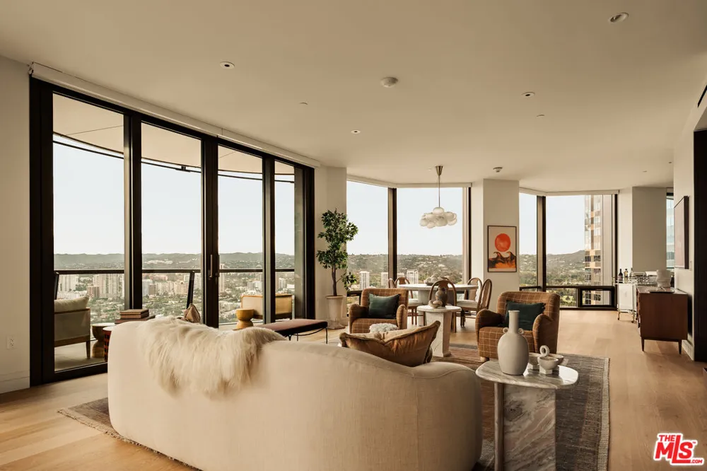 211 W Elm Court Los Angeles, CA 90067