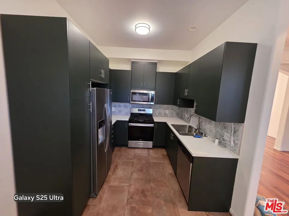 5242 Vesper Avenue Los Angeles, CA 91411