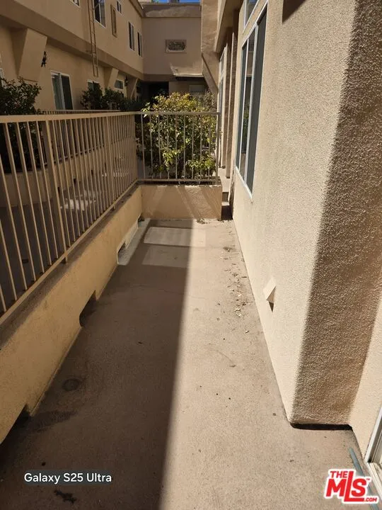 5242 Vesper Avenue Los Angeles, CA 91411