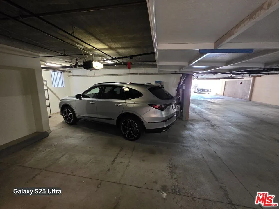 5242 Vesper Avenue Los Angeles, CA 91411