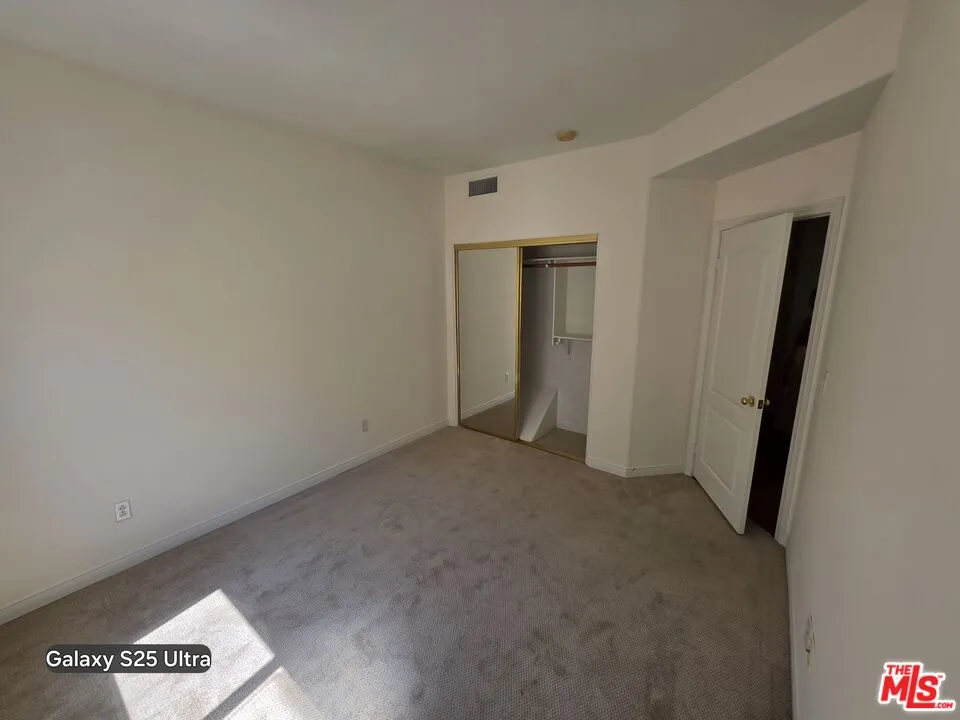 5242 Vesper Avenue Los Angeles, CA 91411
