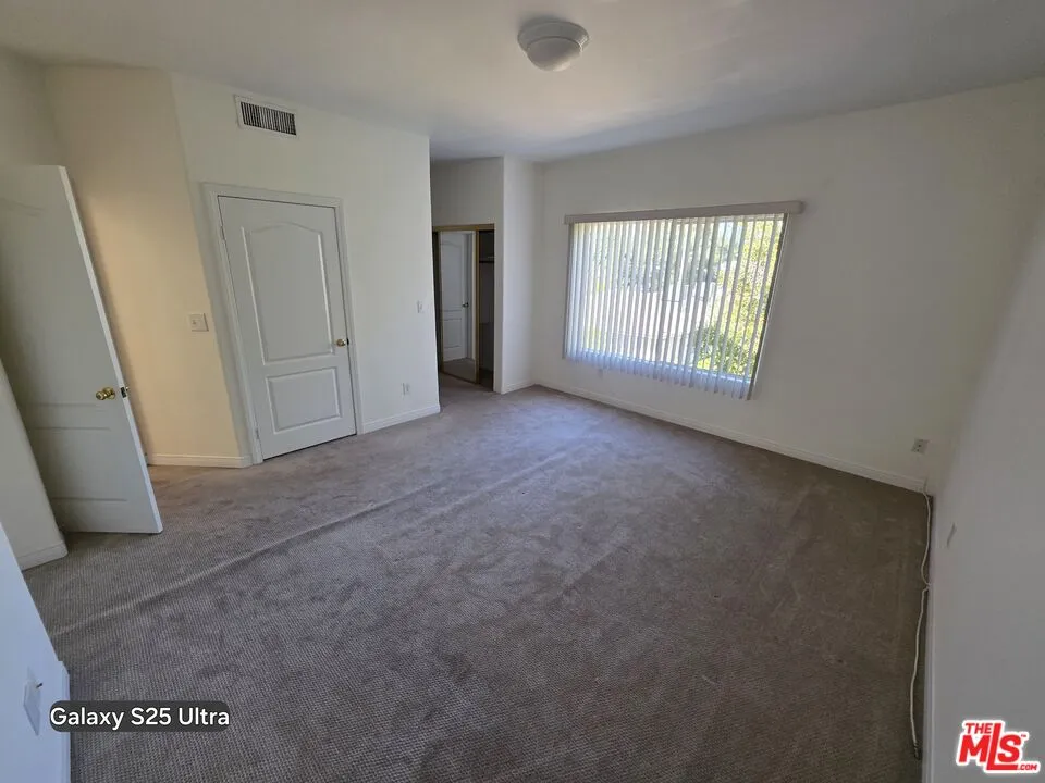 5242 Vesper Avenue Los Angeles, CA 91411