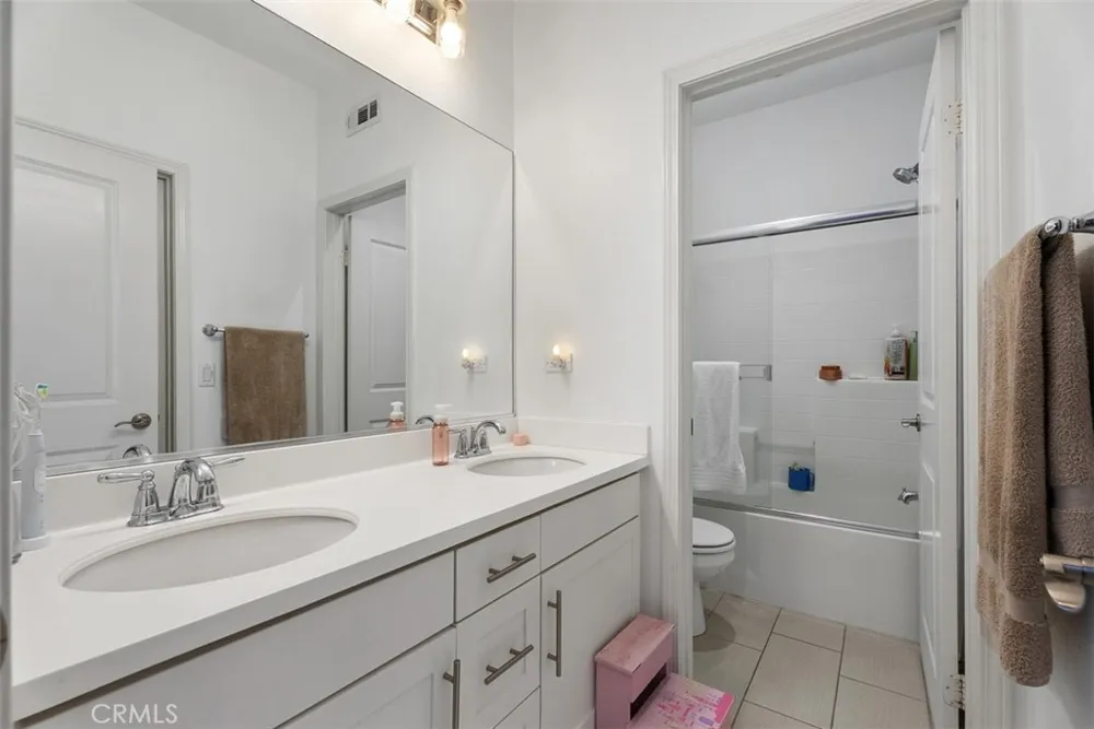 1487 Montgomery Tustin, CA 92782