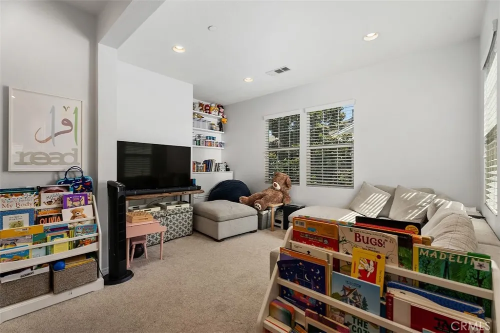1487 Montgomery Tustin, CA 92782