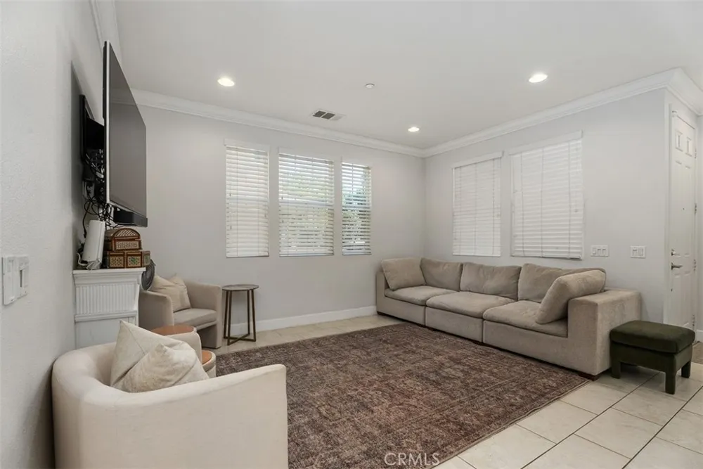 1487 Montgomery Tustin, CA 92782