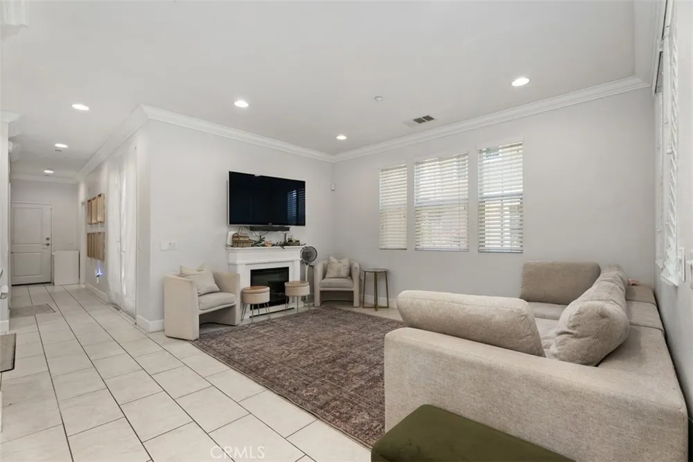 1487 Montgomery Tustin, CA 92782