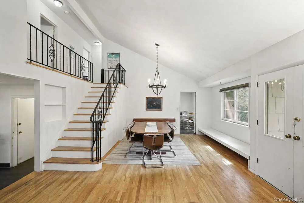 4 Greenhouse Circle Rye Brook, NY 10573