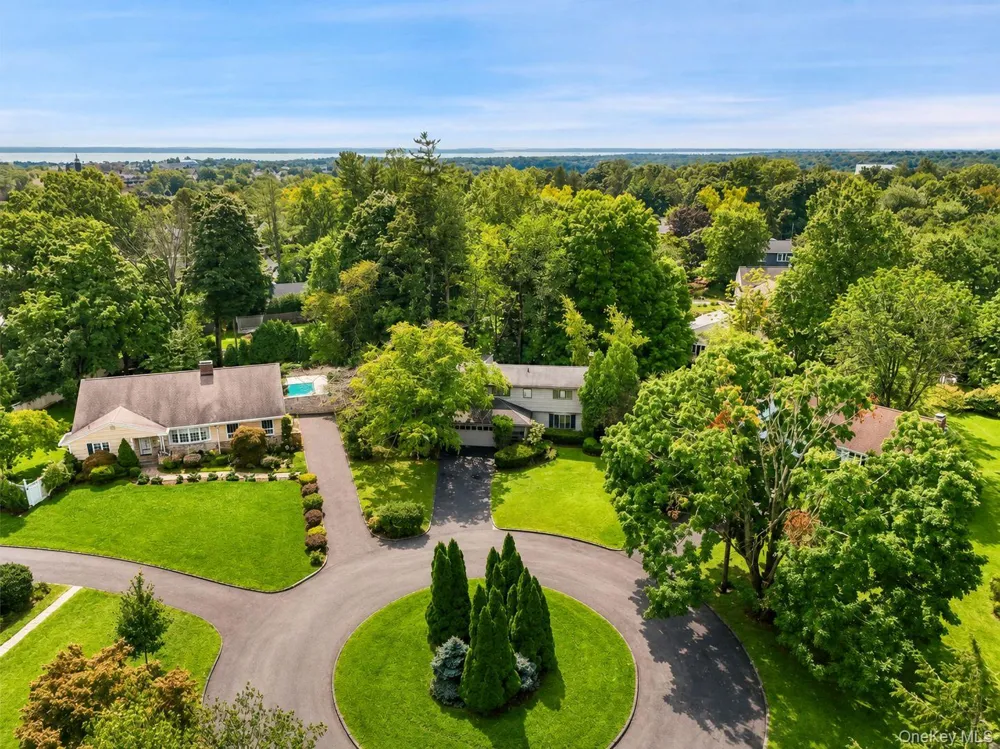 4 Greenhouse Circle Rye Brook, NY 10573