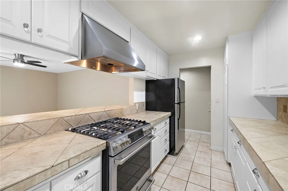 214 20th Street #B Newport Beach, CA 92663