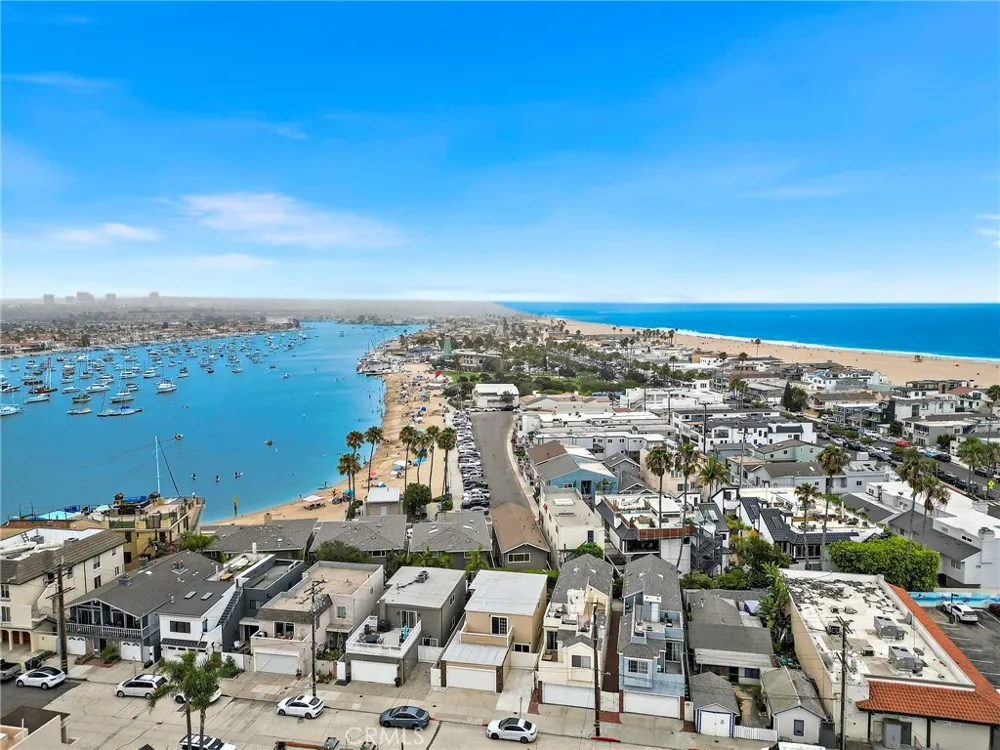 214 20th Street #B Newport Beach, CA 92663