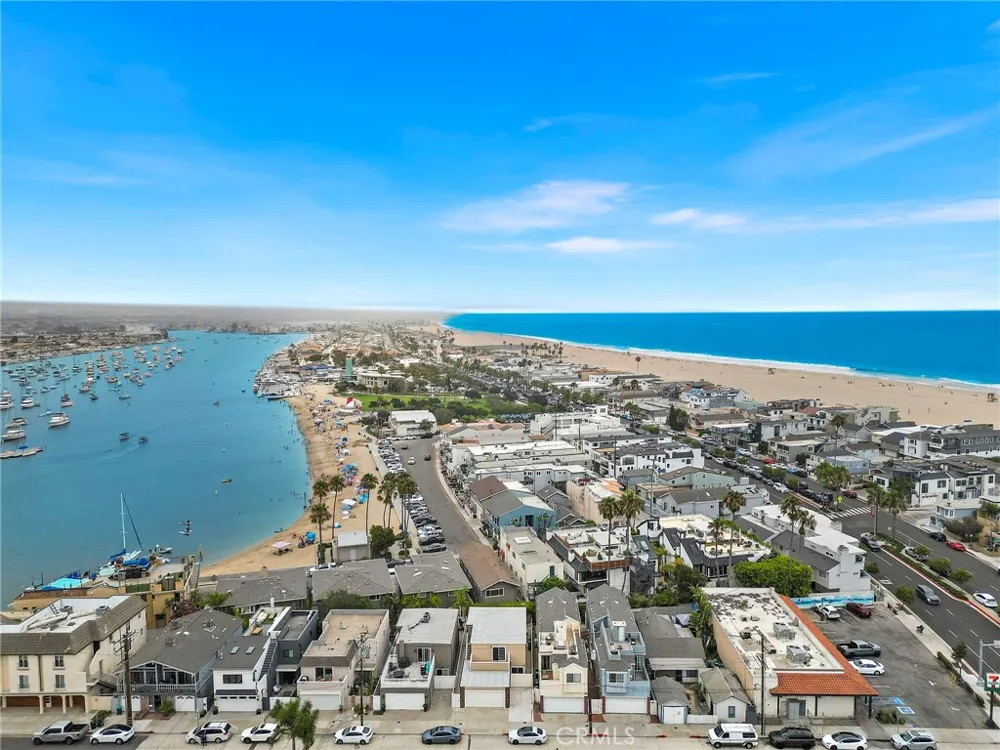214 20th Street #B Newport Beach, CA 92663