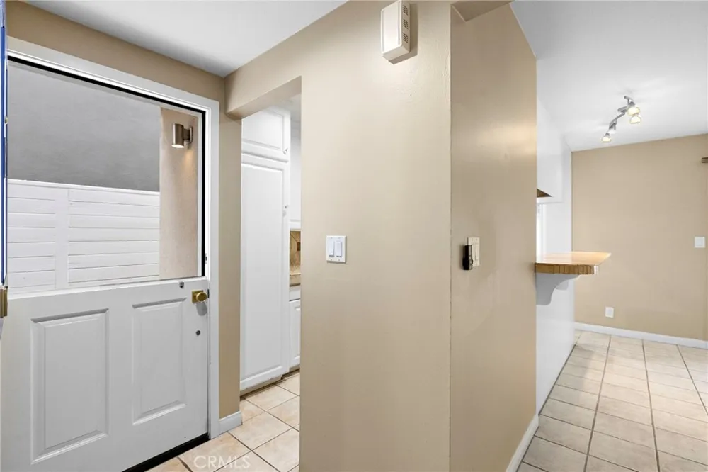 214 20th Street #B Newport Beach, CA 92663