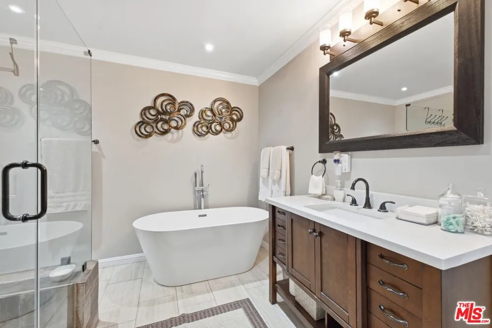 332 E Plymouth Street Inglewood, CA 90302