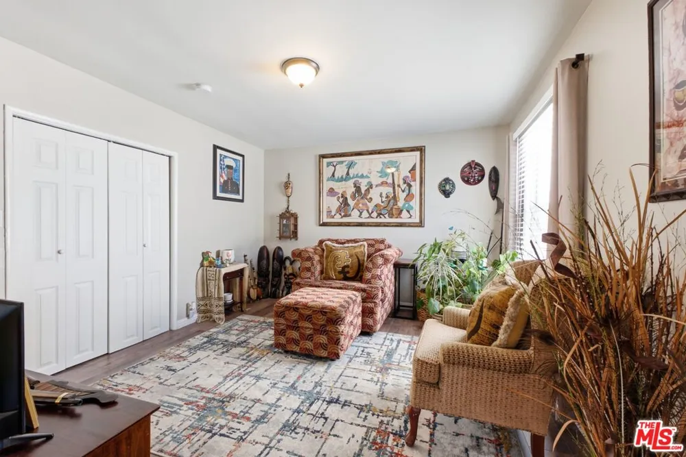 332 E Plymouth Street Inglewood, CA 90302