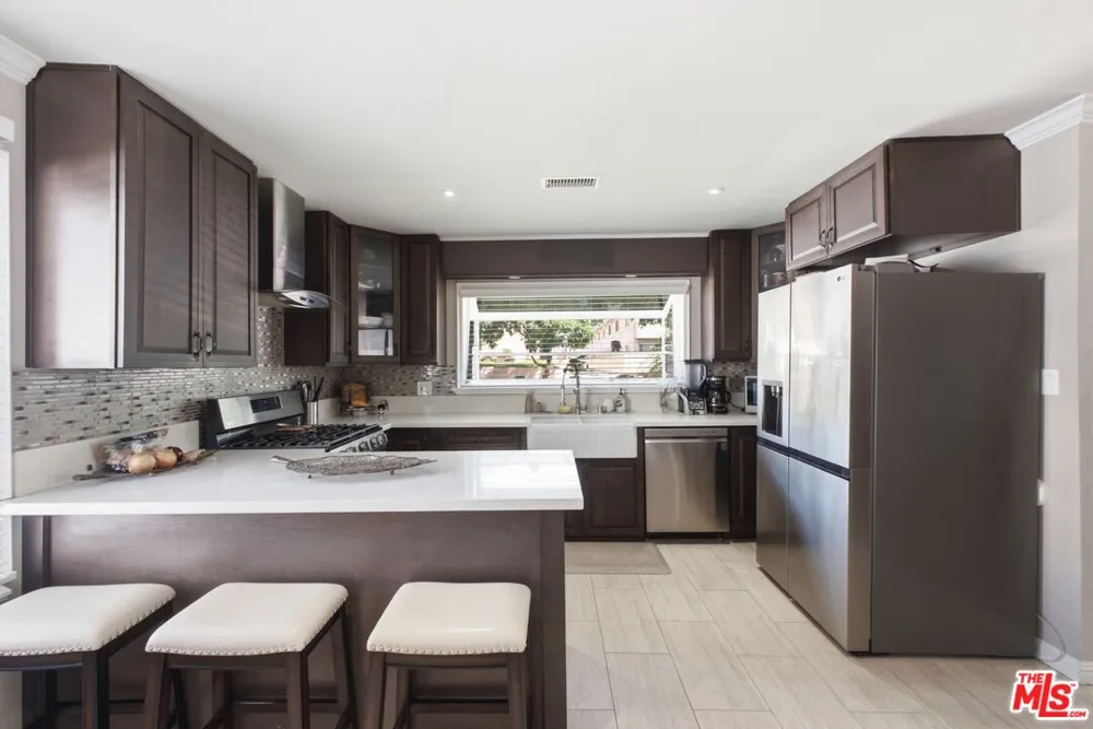 332 E Plymouth Street Inglewood, CA 90302