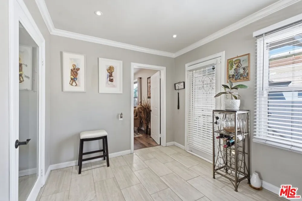 332 E Plymouth Street Inglewood, CA 90302