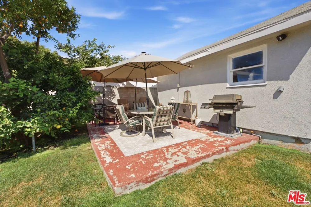 332 E Plymouth Street Inglewood, CA 90302