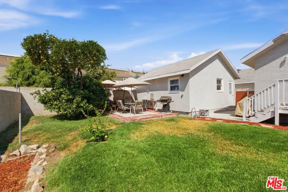 332 E Plymouth Street Inglewood, CA 90302