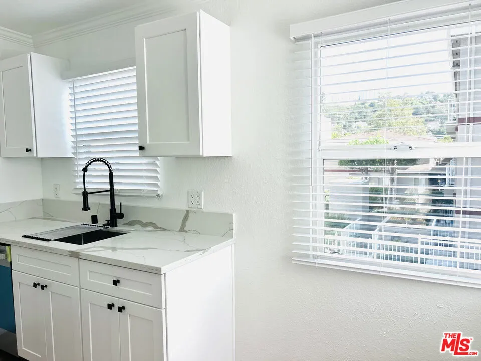 604 E CHEVY CHASE DRIVE #D Glendale, CA 91205