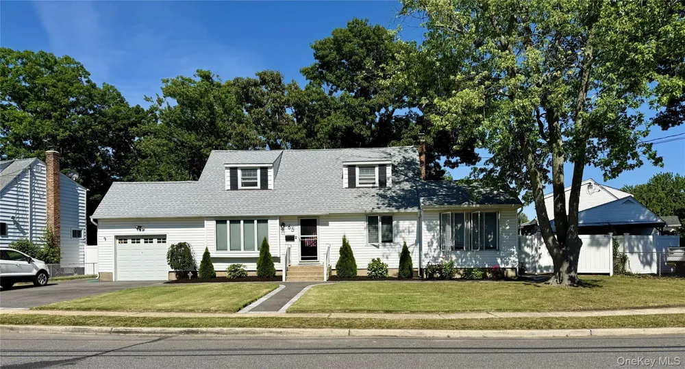 65 Westwood Road Massapequa Park, NY 11762