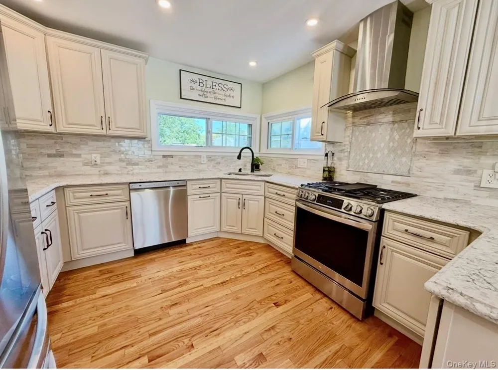 65 Westwood Road Massapequa Park, NY 11762