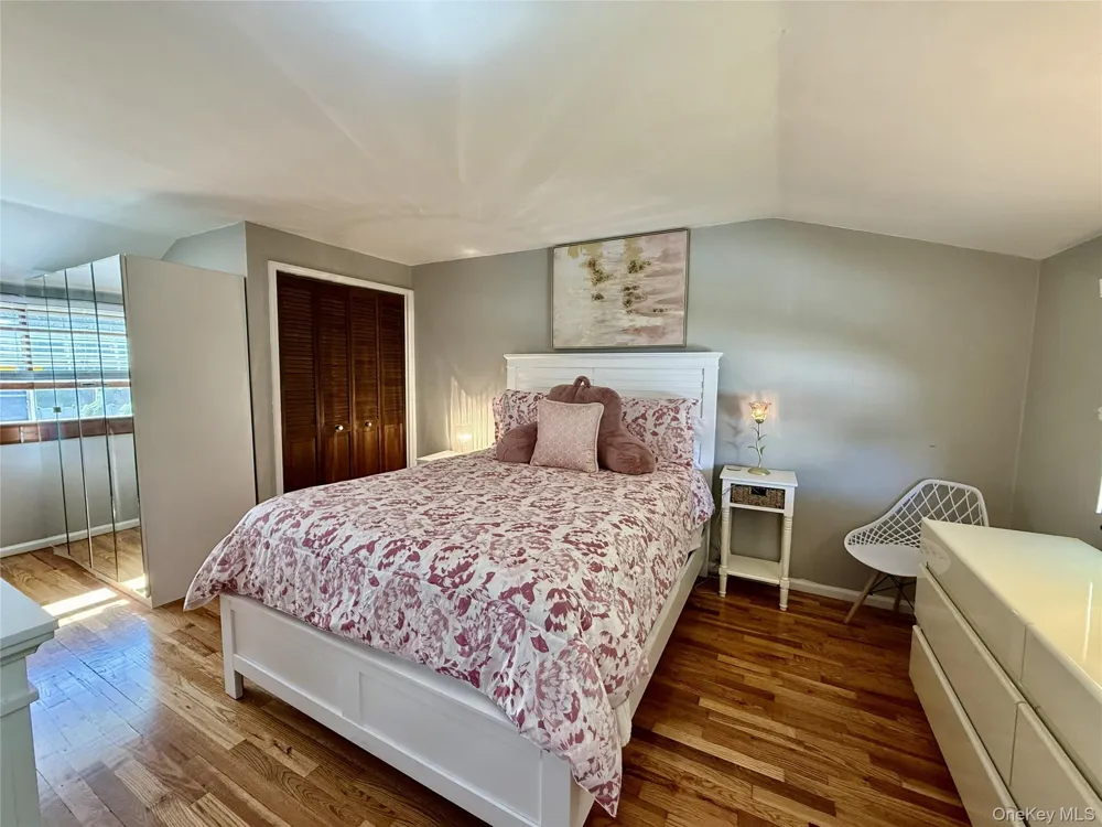 65 Westwood Road Massapequa Park, NY 11762