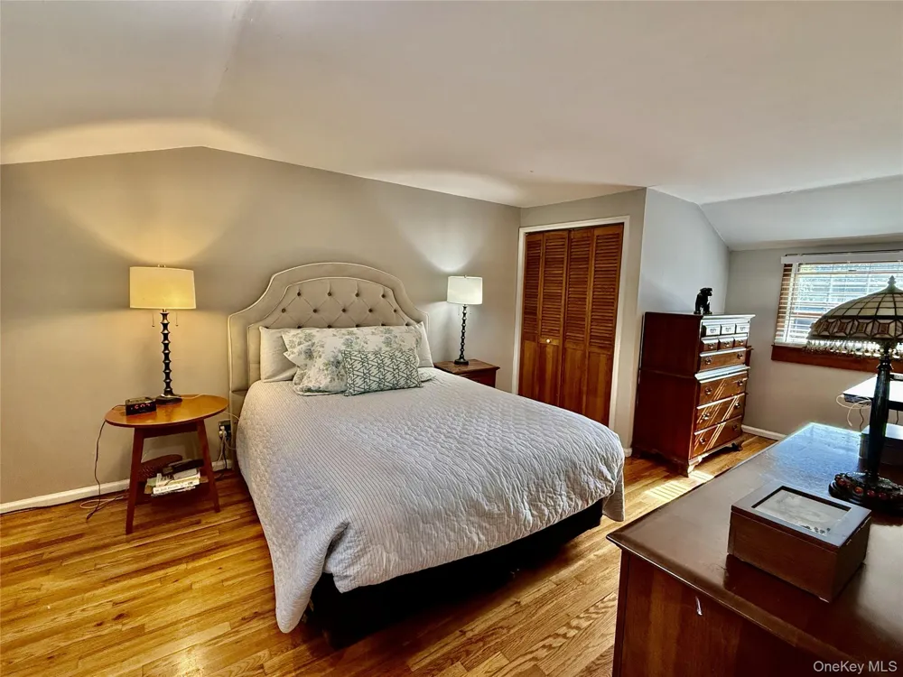 65 Westwood Road Massapequa Park, NY 11762