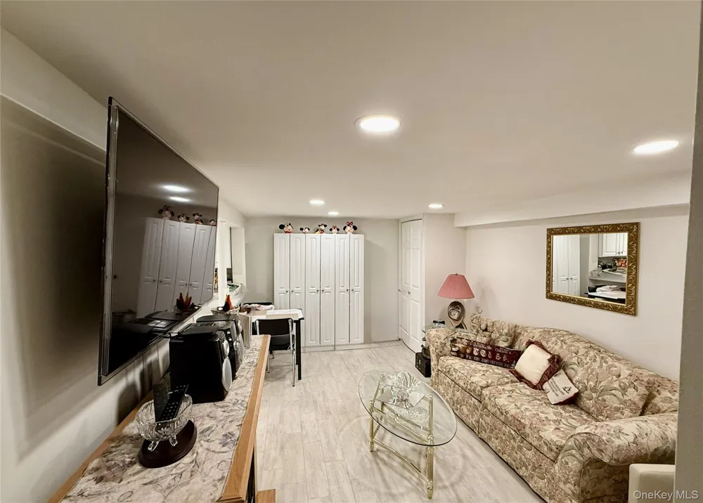 65 Westwood Road Massapequa Park, NY 11762