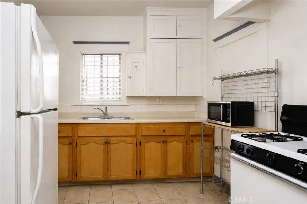 2681 Orchard Los Angeles, CA 90007