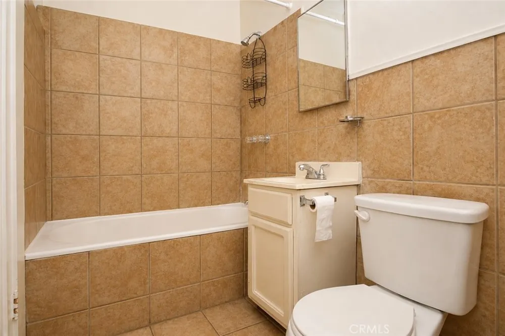 2681 Orchard Los Angeles, CA 90007