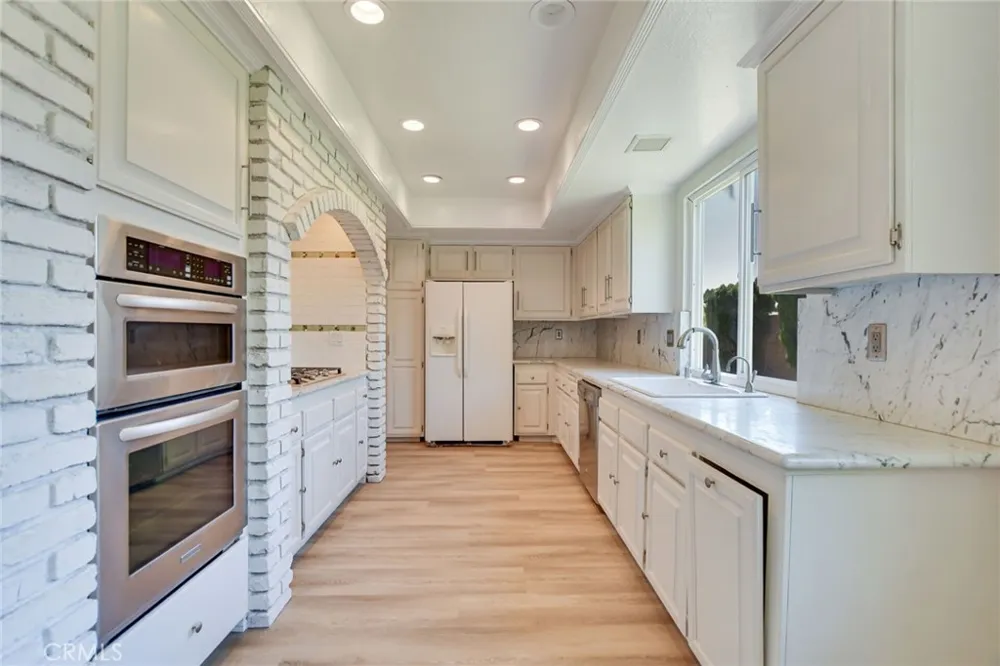 2123 Golden Hills La Verne, CA 91750