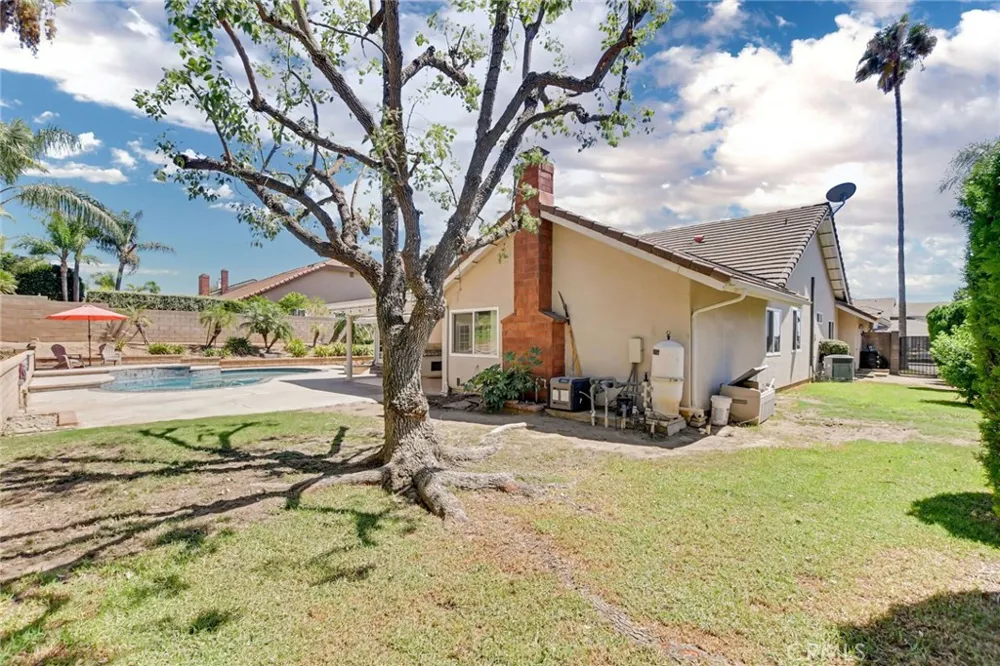 2123 Golden Hills La Verne, CA 91750