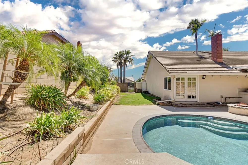2123 Golden Hills La Verne, CA 91750
