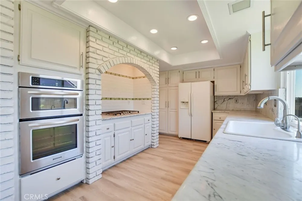 2123 Golden Hills La Verne, CA 91750