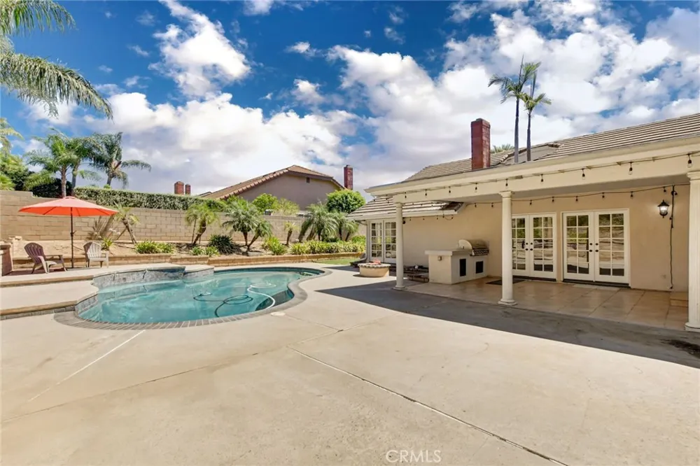 2123 Golden Hills La Verne, CA 91750