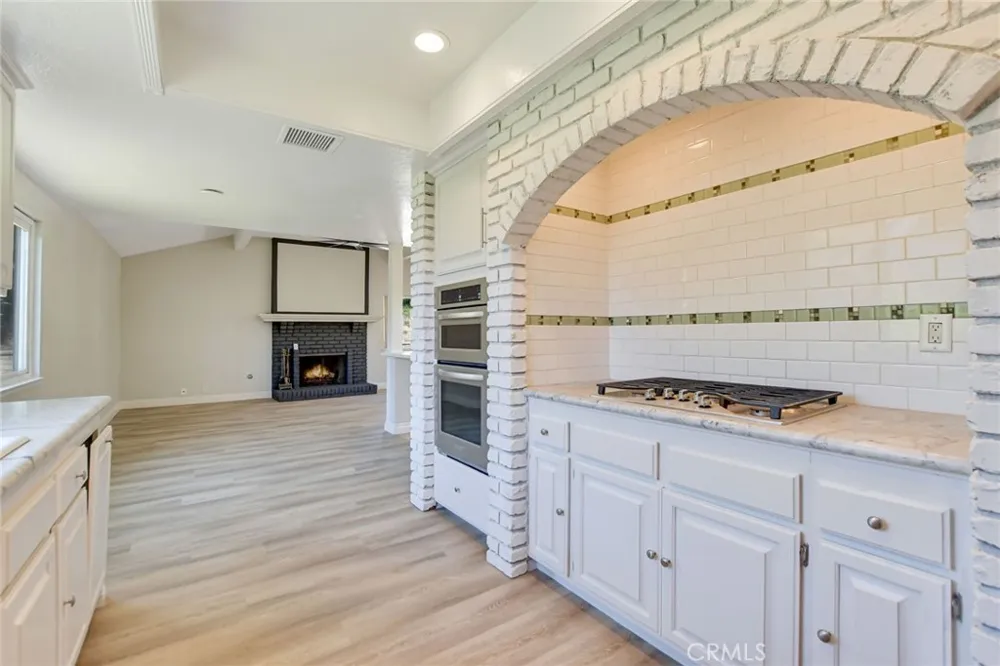 2123 Golden Hills La Verne, CA 91750