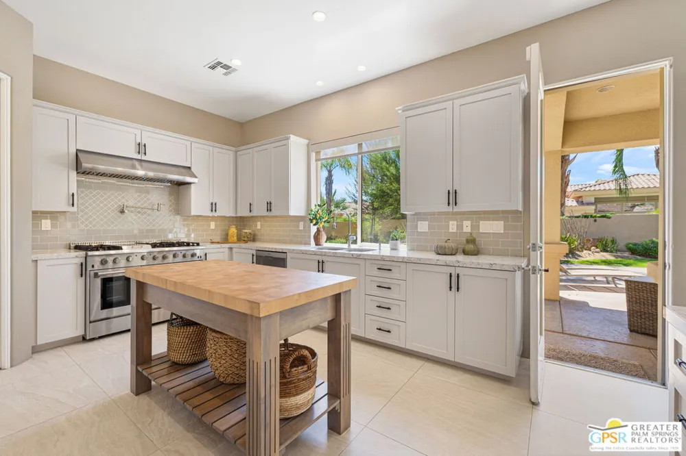 8 Collegiate Circle Rancho Mirage, CA 92270