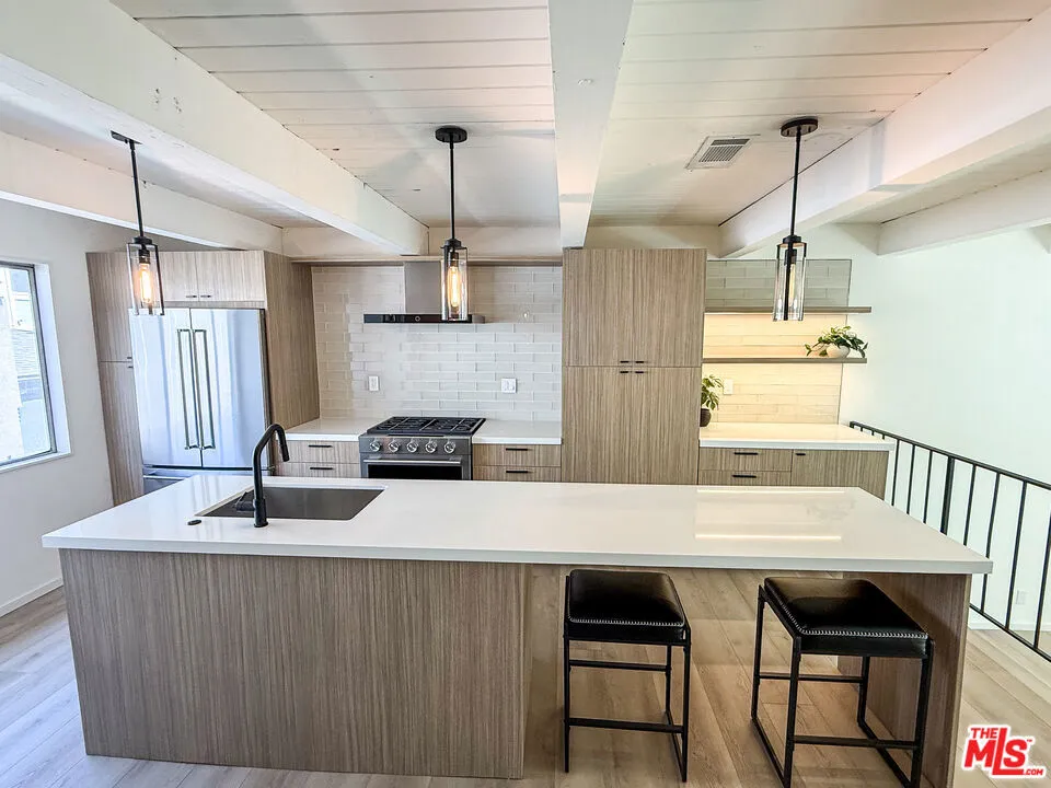 6639 Green Valley Circle Culver City, CA 90230